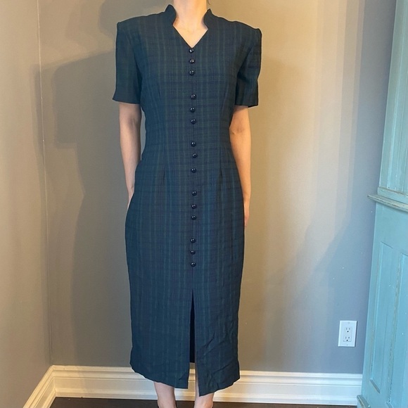 Vintage Navy and Green Plaid Dress - Picture 4 of 9
